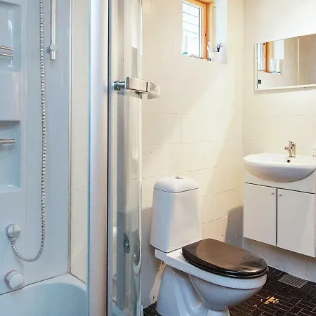 Four-bedroom Holiday In Allingabro 1 Vakantiehuis *
