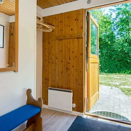 Vakantiehuis Four-bedroom Holiday In Allingabro 1 Nørager