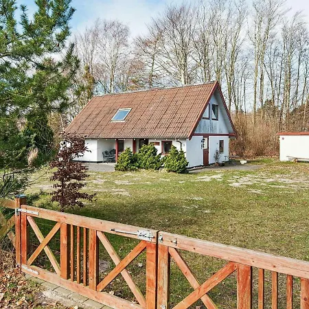 Four-bedroom Holiday In Allingabro 1 Nørager