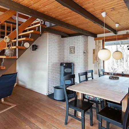 Four-bedroom Holiday In Allingabro 1 *