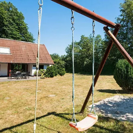 Vakantiehuis Four-bedroom Holiday In Allingabro 1 Nørager